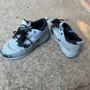 LIKE NEW - Heelys Tennis Shoes